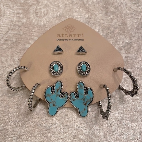 Brand New Atterri Southwest Silver Tone & Turquoise Set of 5 Pairs of Earrings - Picture 12 of 12